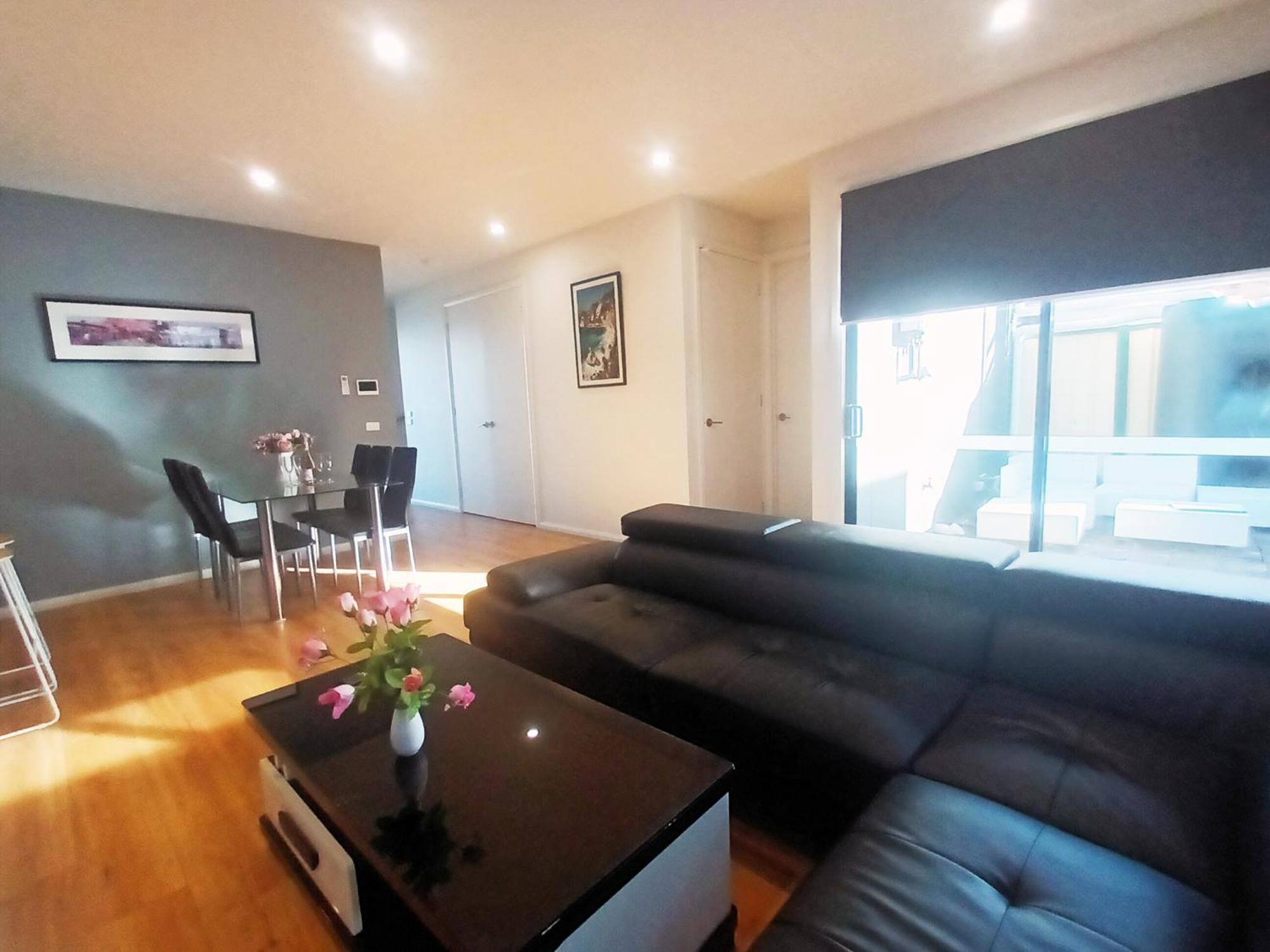 Rosie Townhouse - Modern In Sunshine *